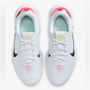 NWT Nike Flex Experience Run 12